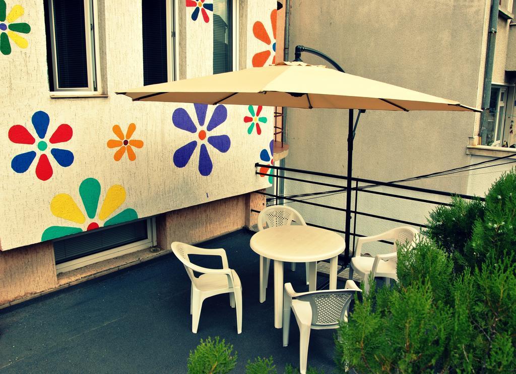 10 Coins Hostel & Tours Sofia Exterior foto