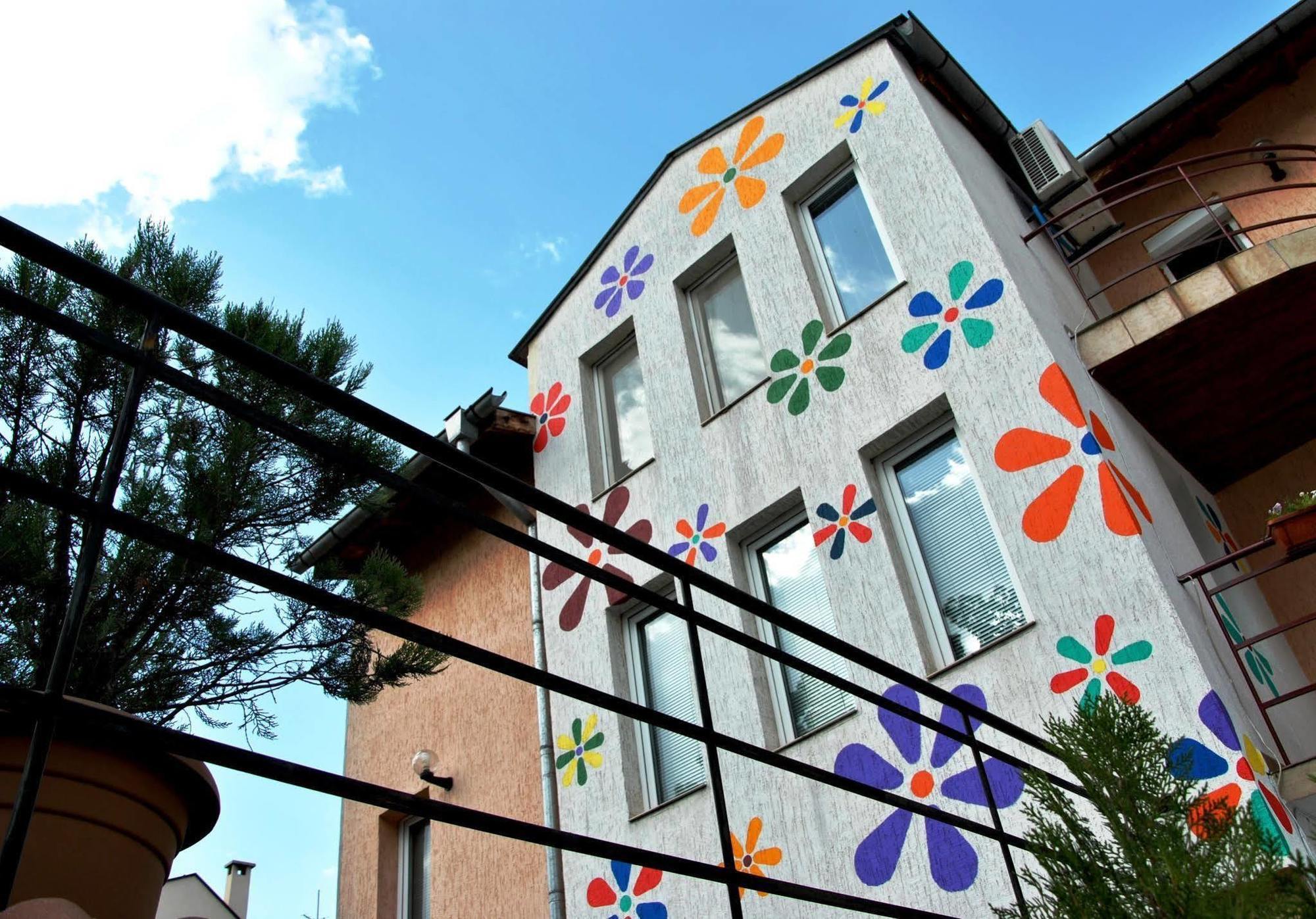 10 Coins Hostel & Tours Sofia Exterior foto